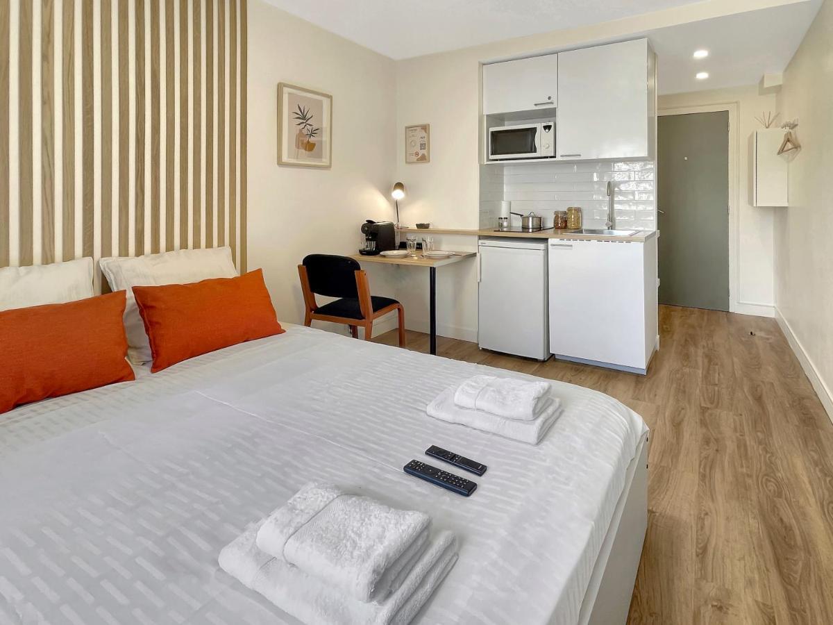 Apartamento Le Petit Melun Exterior foto
